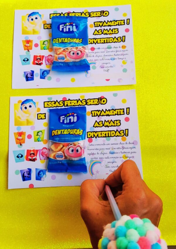 📚🎉 Cartão de Férias "Divertidamente" com Fini Dentinho! 🌟🍬 - Imagem 2